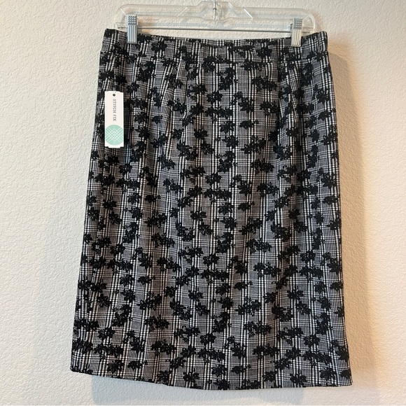 41 Hawthorn Women’s Black Camellia Textured Knit Skirt - Large - Picture 2 of 5